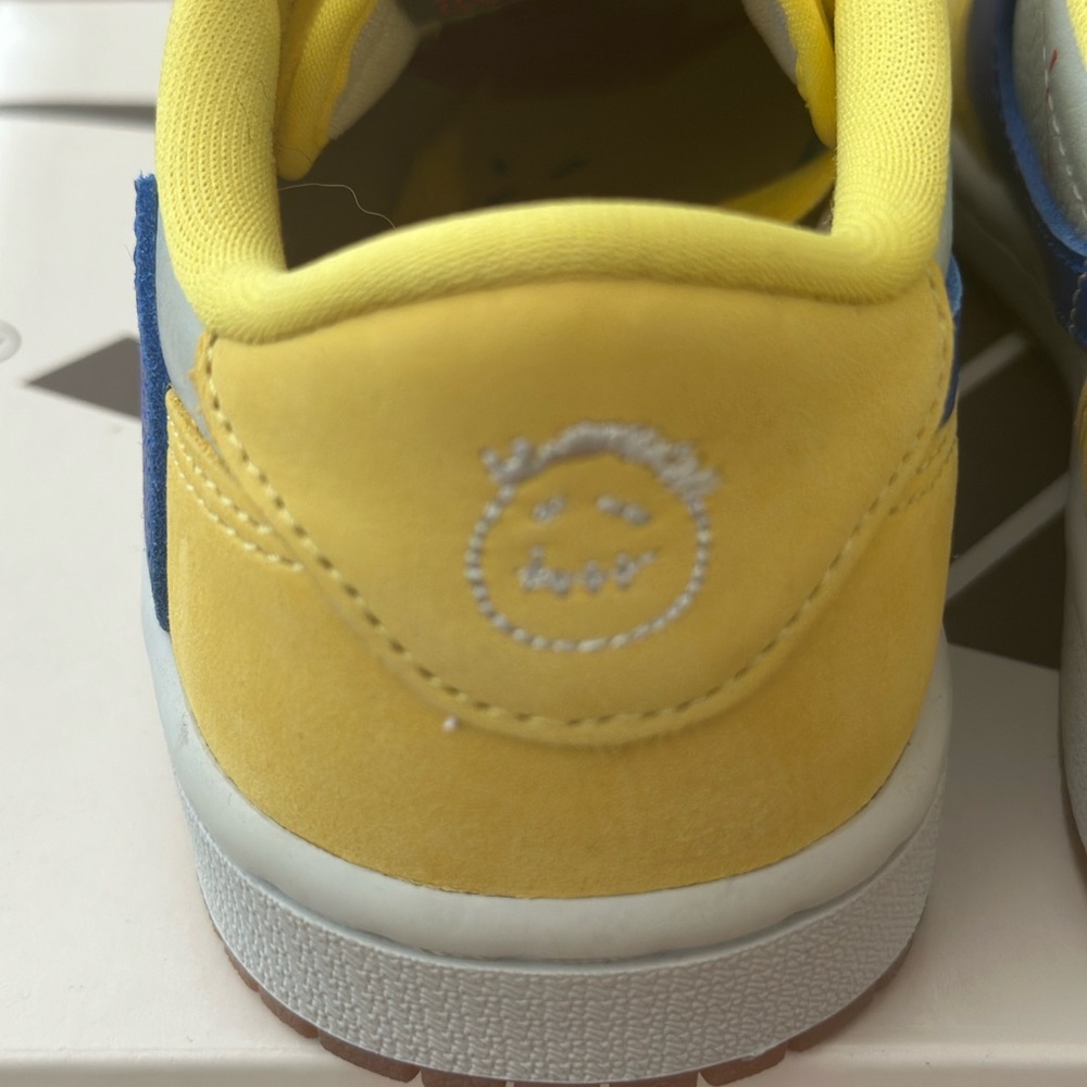 Travis Scott X Jordan 1 WMNS Low-Top Sneakers sz 5 - Picture 9 of 16